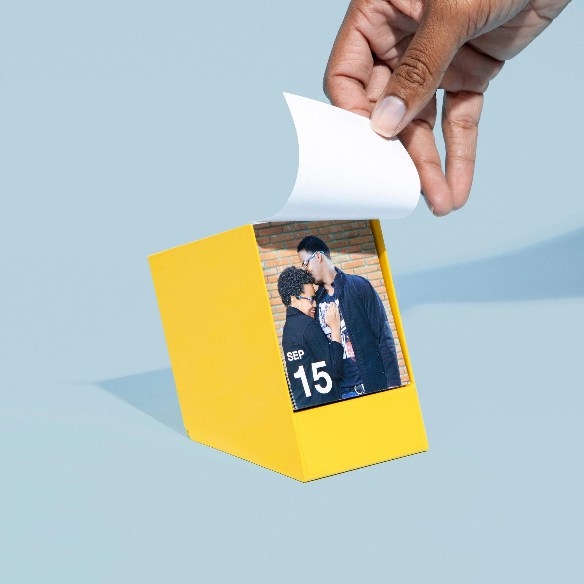 Signature Stand - Image 6